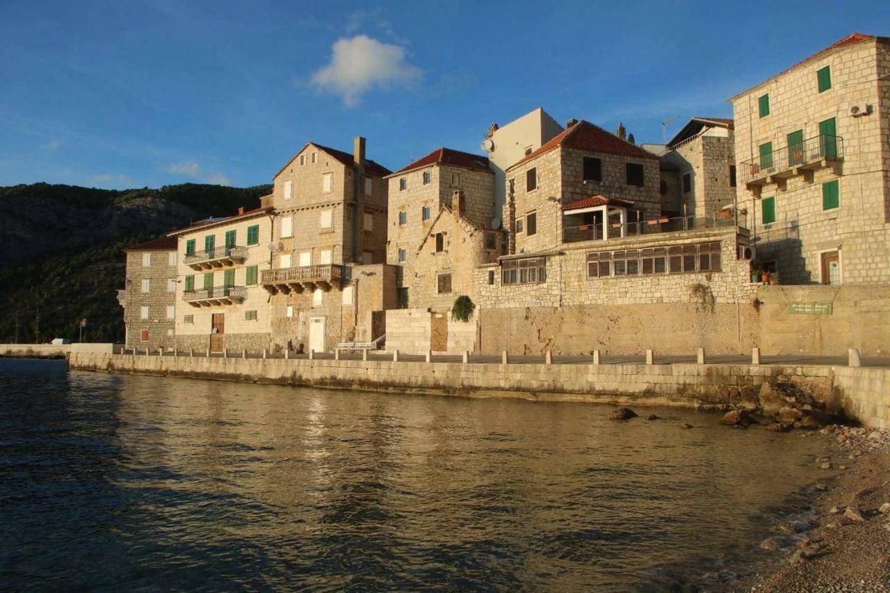 Apartment And Rooms Lucica Komiža Exterior foto