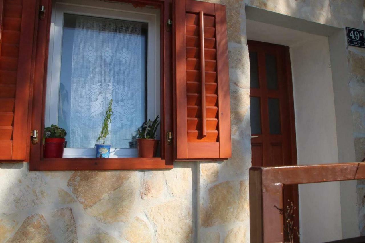 Apartment And Rooms Lucica Komiža Exterior foto